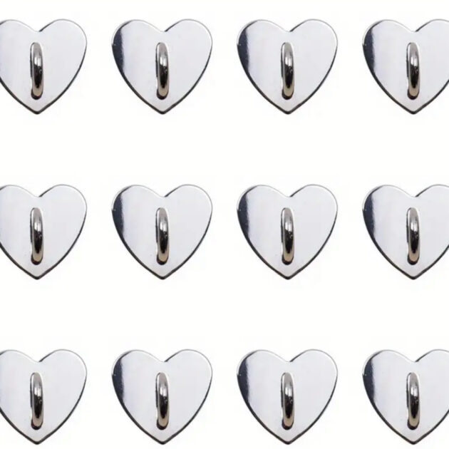 Accesorio adhesivo corazon Plateado