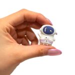 Pin fonendo astronauta blanco