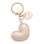llavero corazon cuero beige